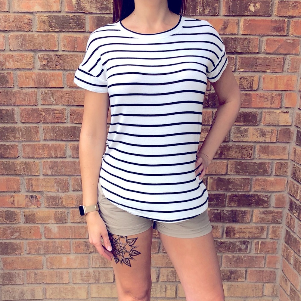 H by bordeaux white & black stripe soft tshirt SMALL